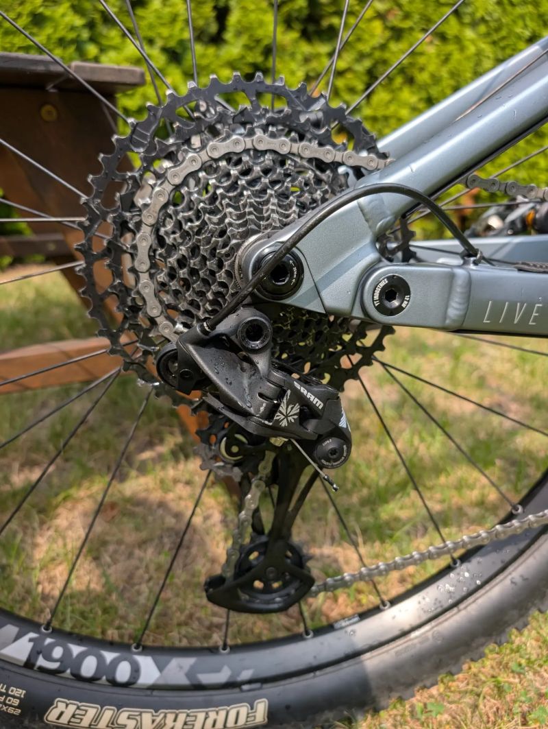 YT Industries Izzo CORE 2 | Ice Grey | L