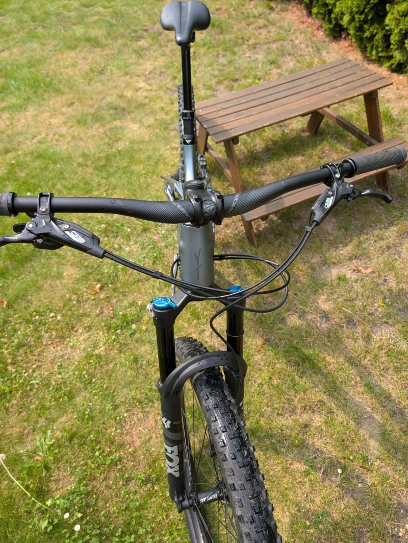 YT Industries Izzo CORE 2 | Ice Grey | L