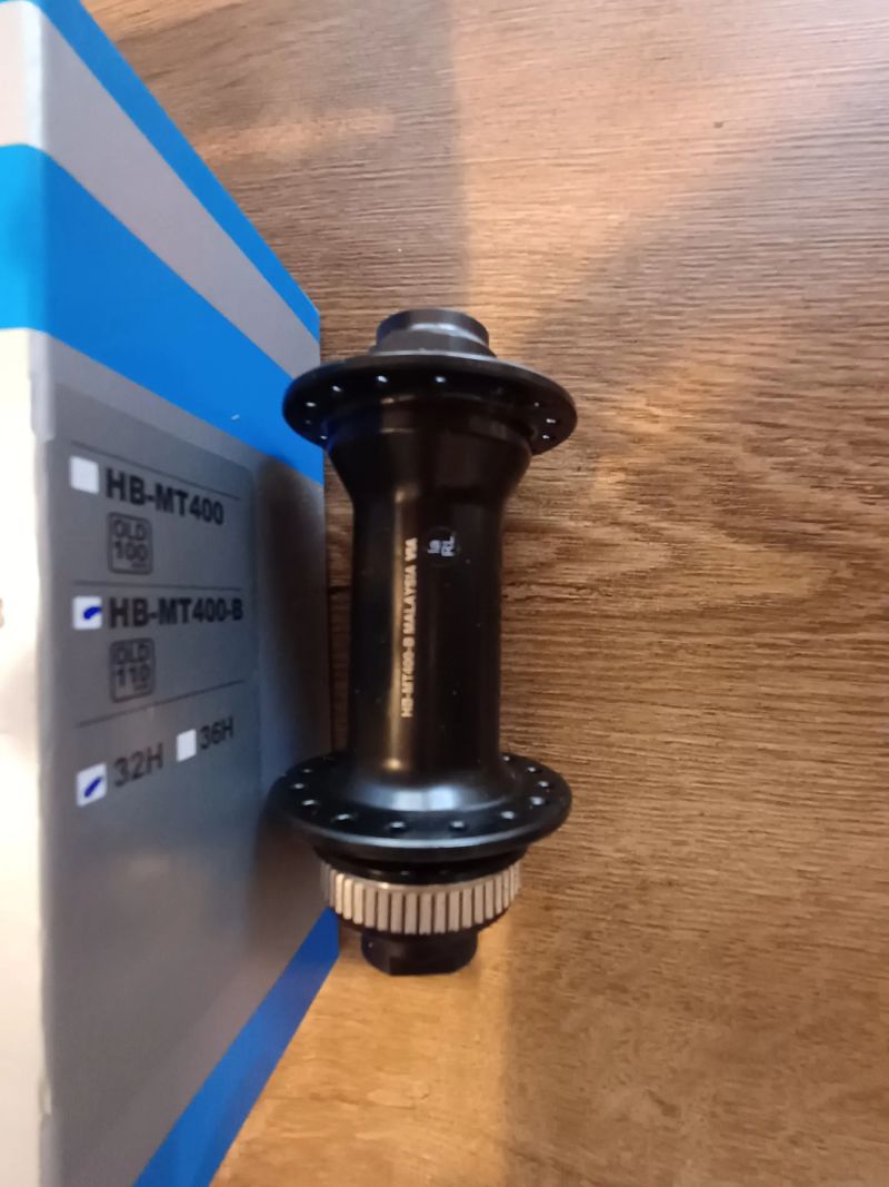 Náboje Shimano
