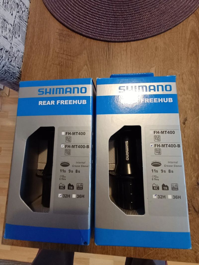 Náboje Shimano