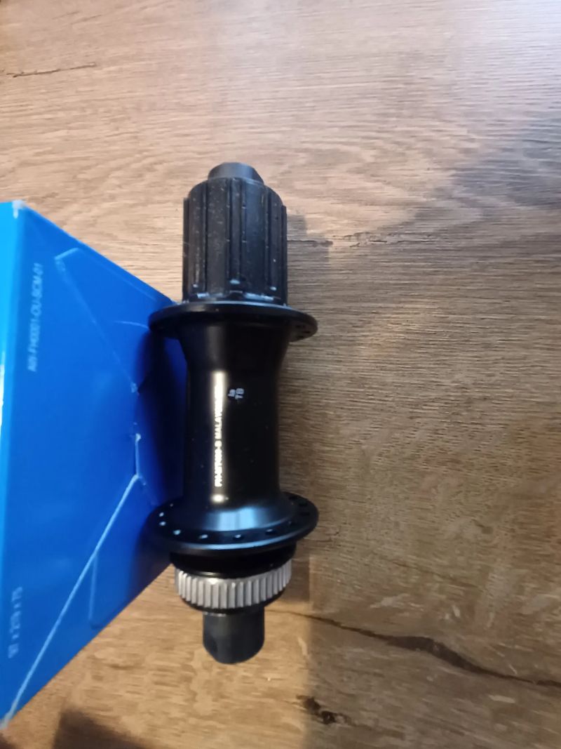 Náboje Shimano