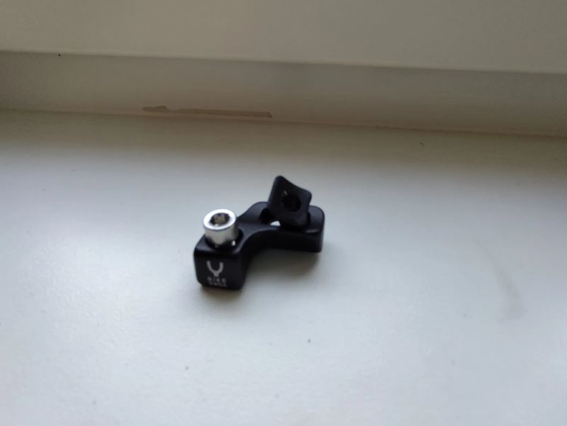 BikeYoke I-spec EV adaptér levý