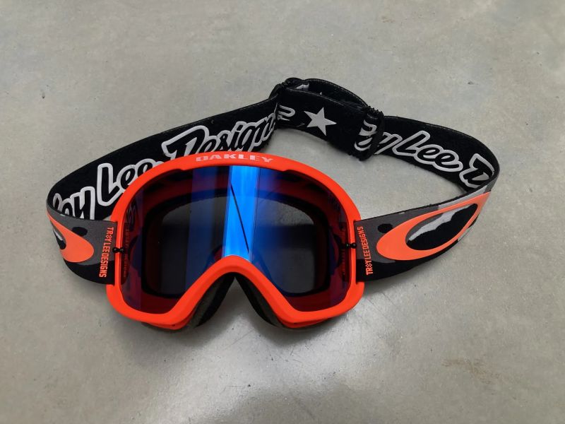 Oakley Troy Lee Design