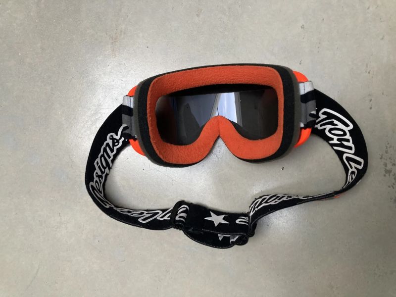 Oakley Troy Lee Design