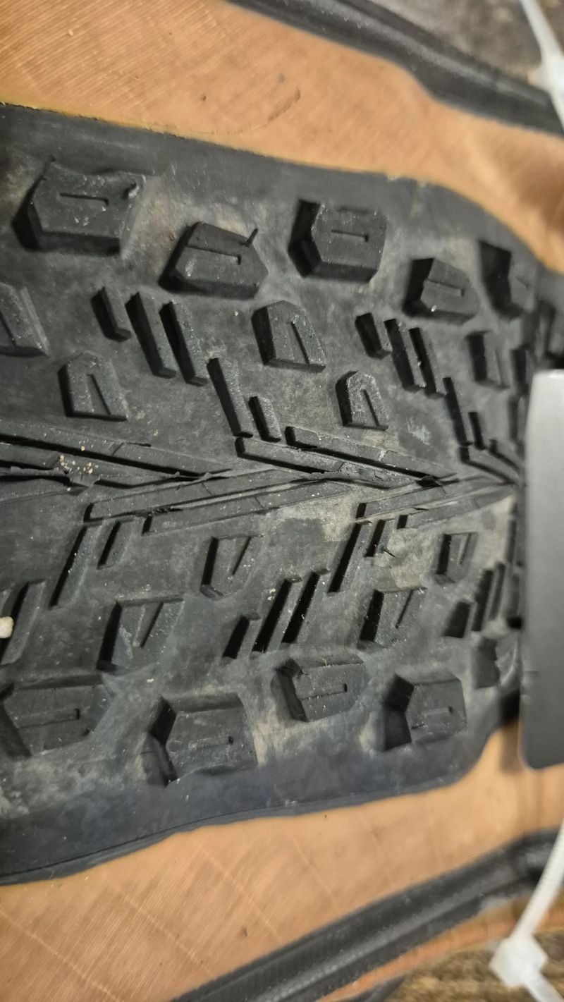 ZÁNOVNÍ Vittoria Peyote XC Race G2.0 29x2,4 Tubeless Ready černo-hnědý