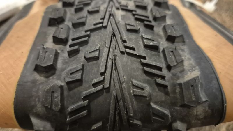 ZÁNOVNÍ Vittoria Peyote XC Race G2.0 29x2,4 Tubeless Ready černo-hnědý