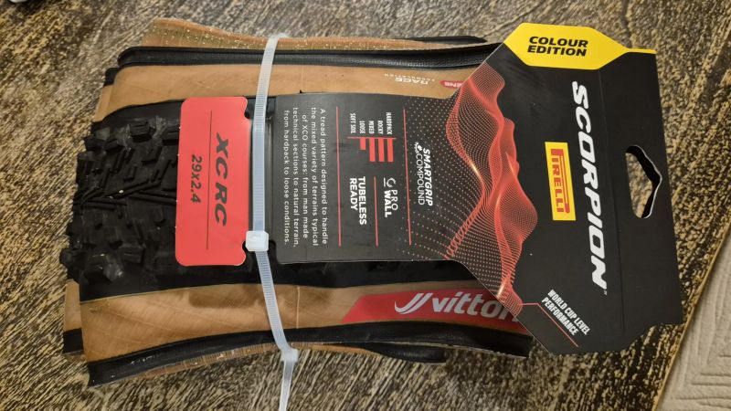 ZÁNOVNÍ Vittoria Peyote XC Race G2.0 29x2,4 Tubeless Ready černo-hnědý