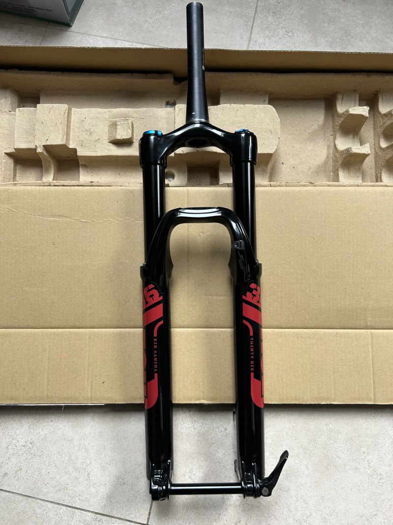 Fox 36 Rhythm 140mm grip tapered 29"