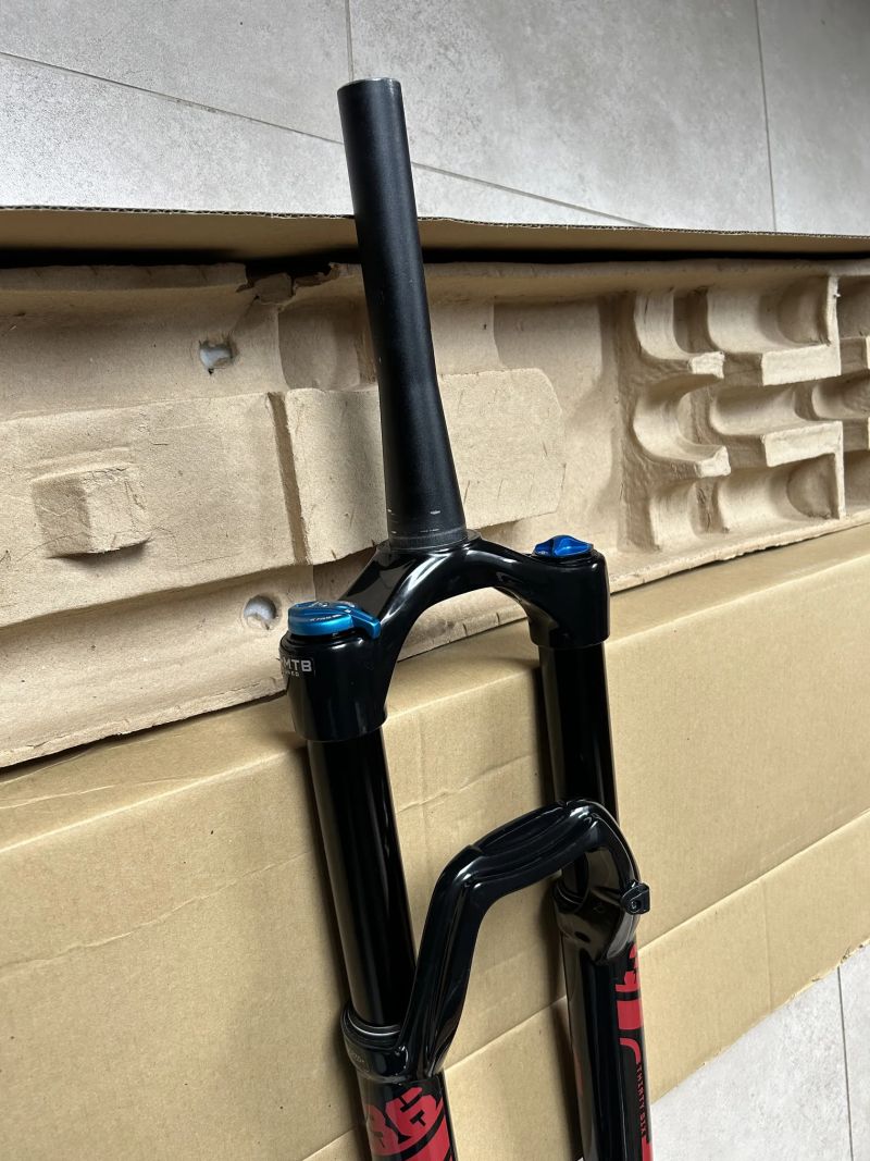 Fox 36 Rhythm 140mm grip tapered 29"