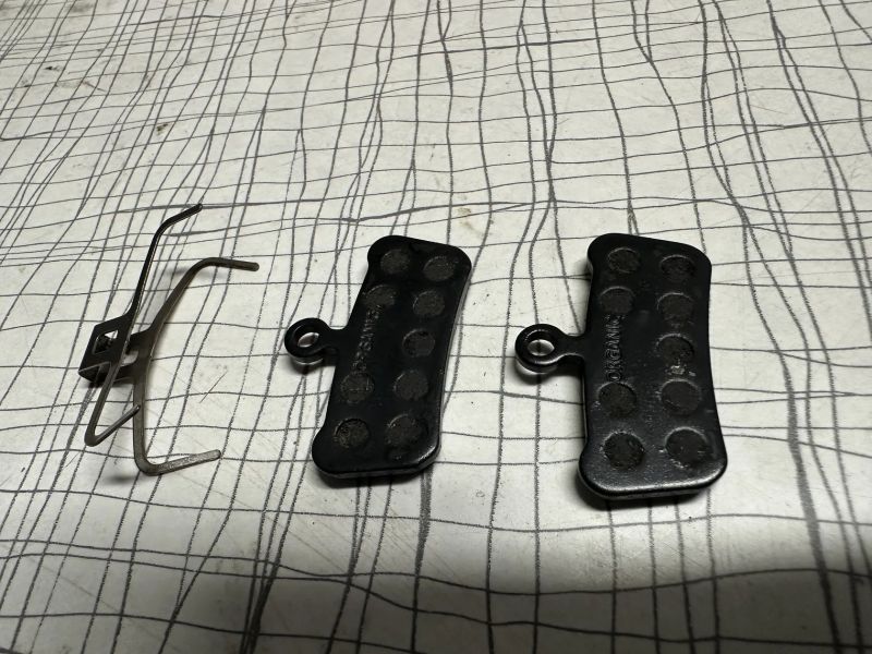 Brzdy SRAM GUIDE T, čtyřpístkové, zánovní