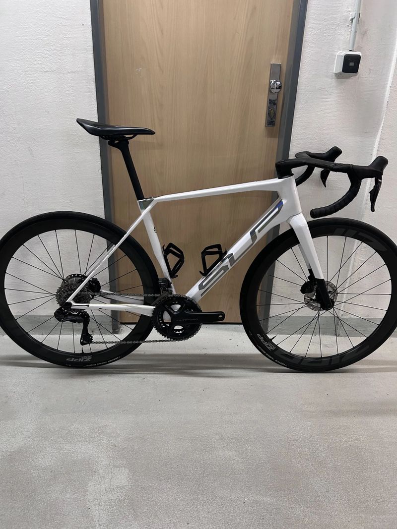 Superior Superior X-ROAD Team Issue Di2 54