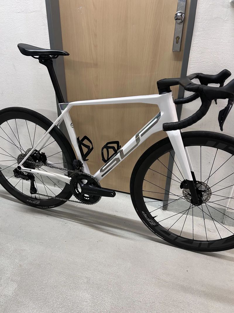 Superior Superior X-ROAD Team Issue Di2 54