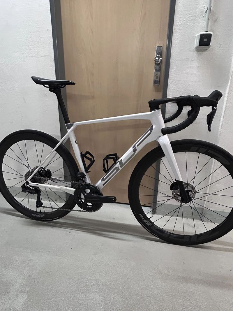 Superior Superior X-ROAD Team Issue Di2 54