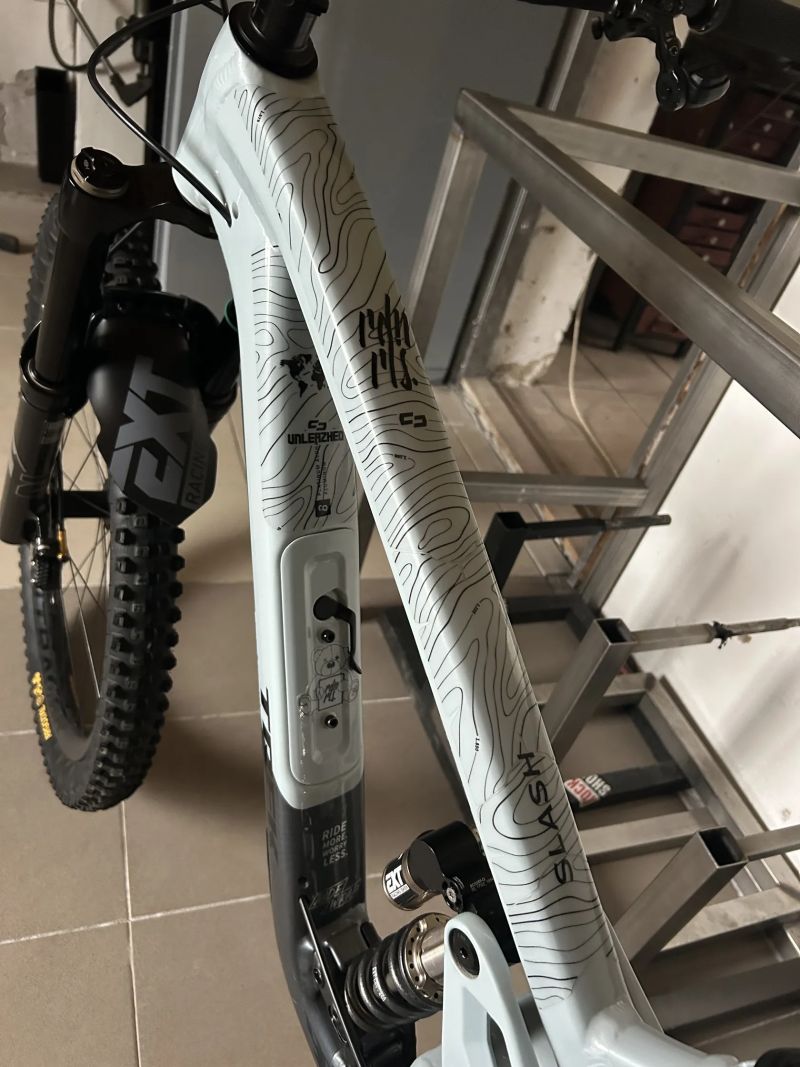 RÁM TREK SLASH GEN6 +příslušenství
