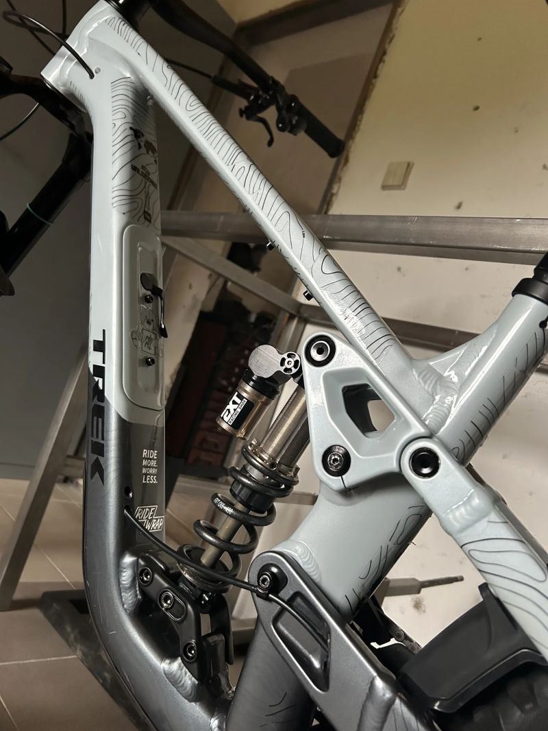 RÁM TREK SLASH GEN6 +příslušenství