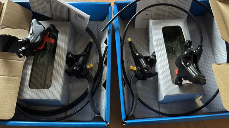 Brzdy Shimano Deore BL-M4100+BR-MT420, 4pístkové, P+Z - NOVÉ