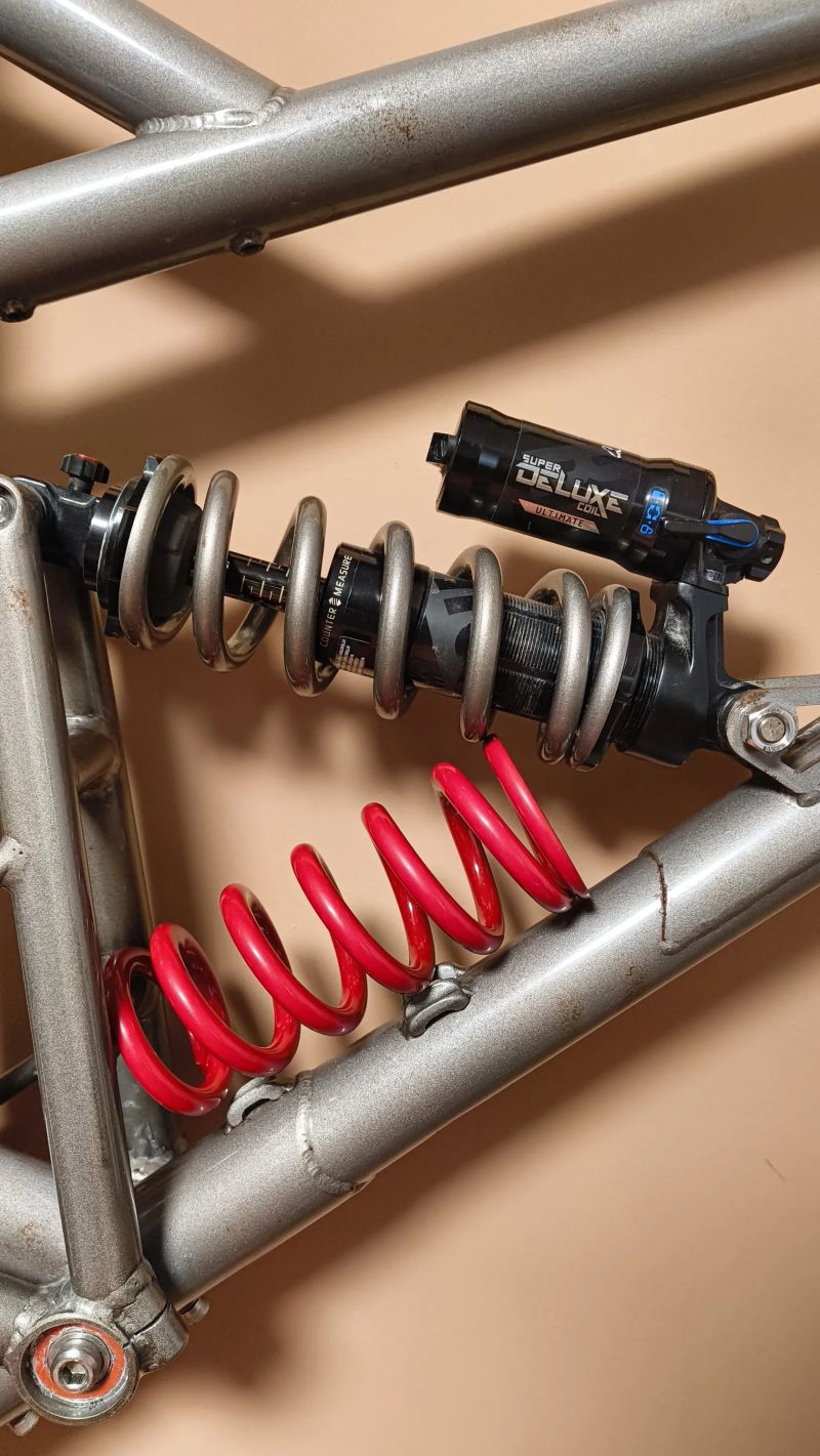 Rockshox Super deluxe coil ultimate + 2 pružiny