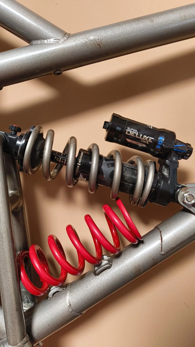 Rockshox Super deluxe coil ultimate + 2 pružiny