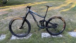 Giant Reign 1