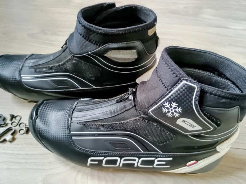 Force + kufry Shimano.