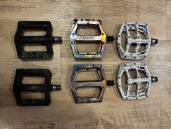 Pedály HOPE, DMR, HT a kazety SRAM X01, GX