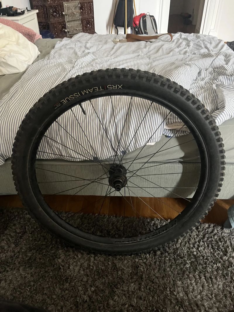 Prodám 2 ráfky bontrager line 30 
