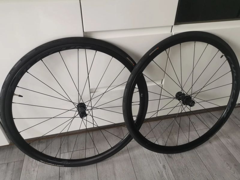 Zapletená kola 28"