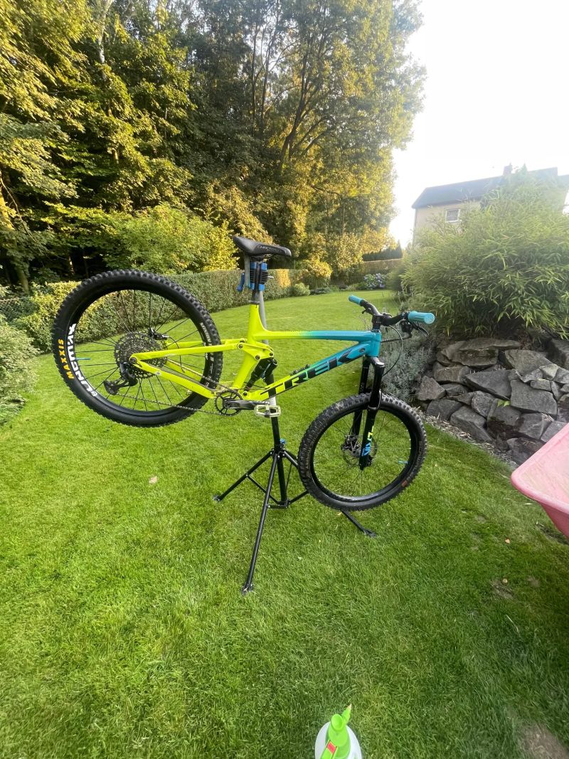 Trek Remedy 8