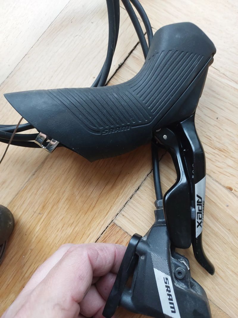 Sada Sram Apex Eagle mechanická + kliky Rival