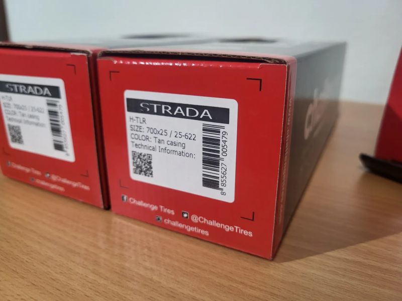 Challenge STRADA Pro 700x25 černá/tan