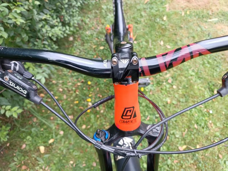 Commencal Meta AM V4 Race