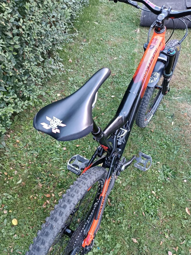 Commencal Meta AM V4 Race