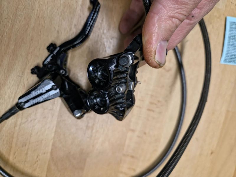 Prodám páky Hope Tech 3 + třmeny new V4 + hadice Goodridge carbon