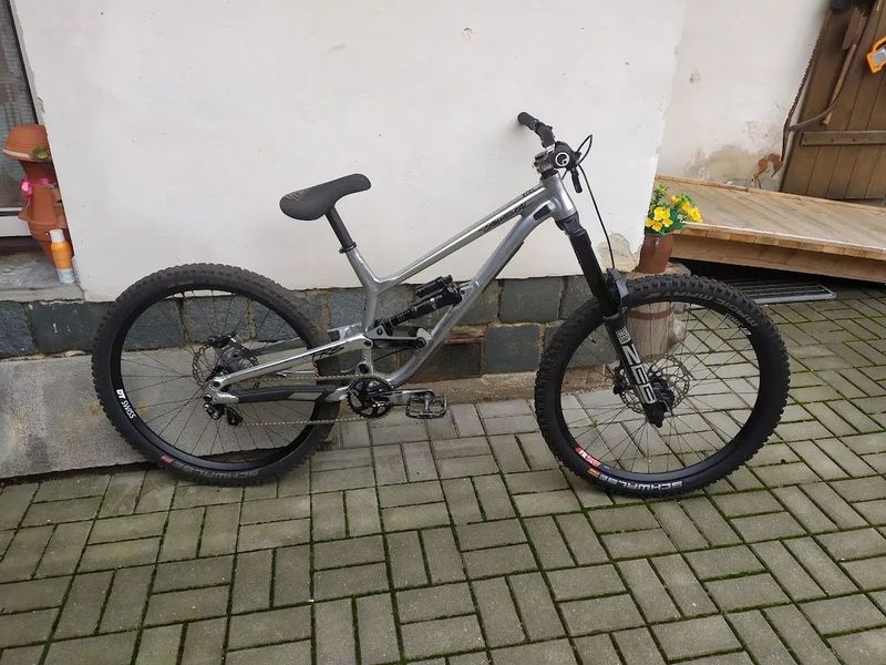 Commencal Furious 2021 vel. M