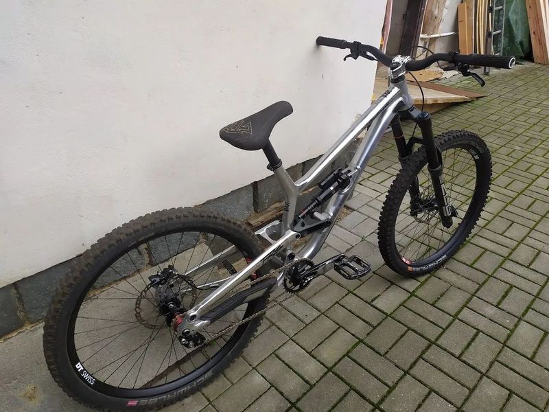 Commencal Furious 2021 vel. M