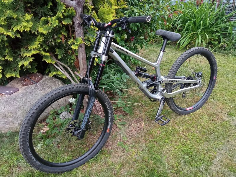 Commencal Furious 2021 vel. M