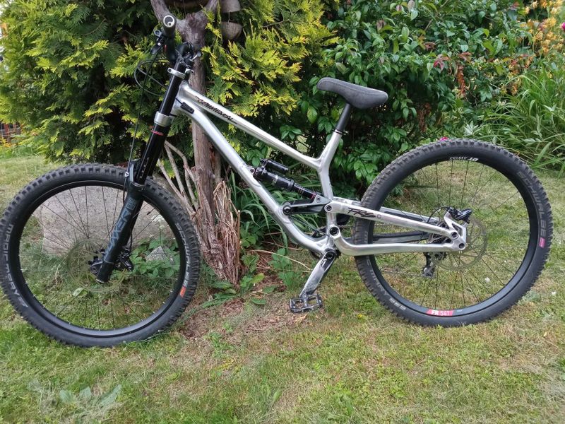 Commencal Furious 2021 vel. M