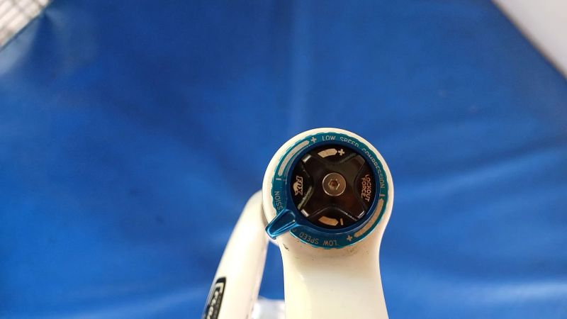 Fox 32 Float FIT RLC Kashima Coat