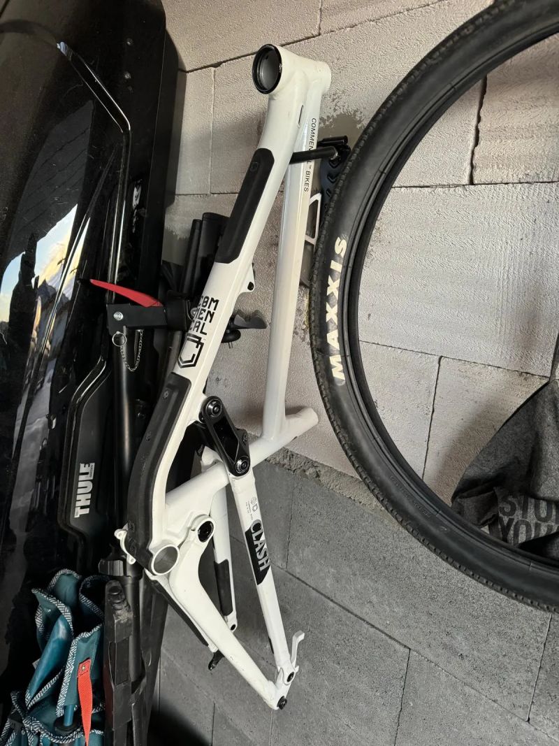 Commencal Clash