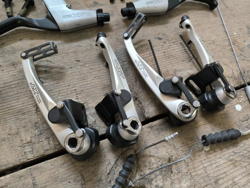 Shimano Deore XT brzdy a páky 