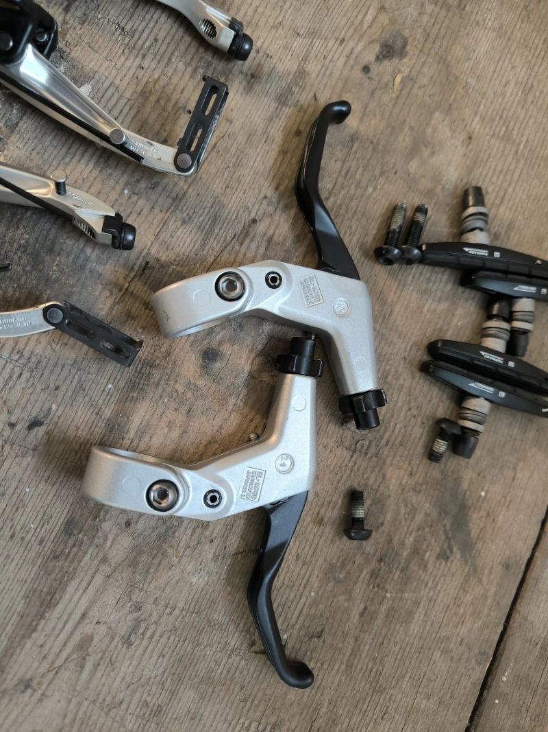 Shimano Deore XT brzdy a páky 