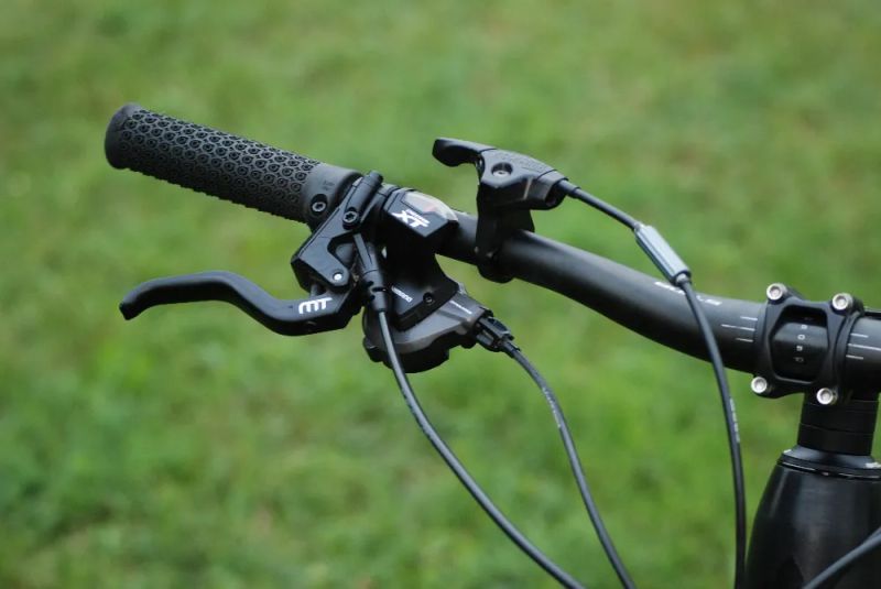 Karbonové kolo Bulls Shimano XT 2x11, Reba