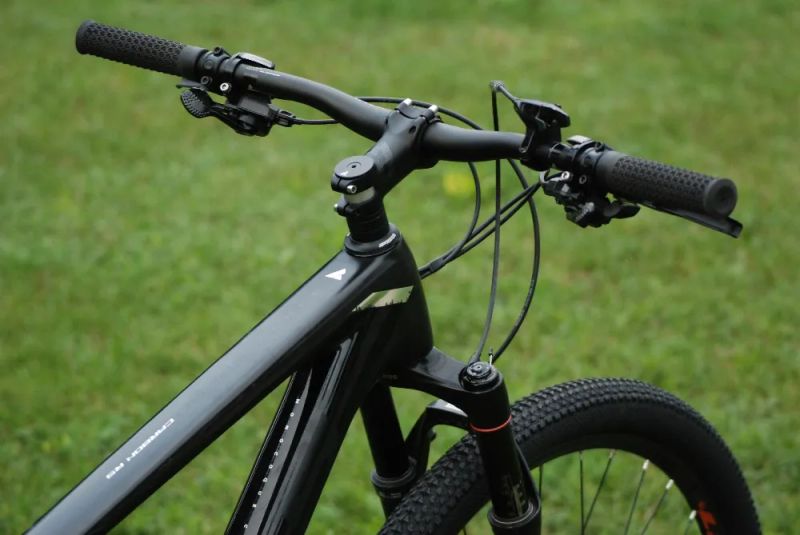 Karbonové kolo Bulls Shimano XT 2x11, Reba