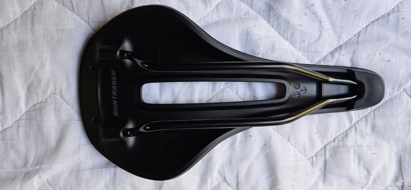 Sedlo Bontrager Verse Elite Bike Saddle - black, 145 mm, nové