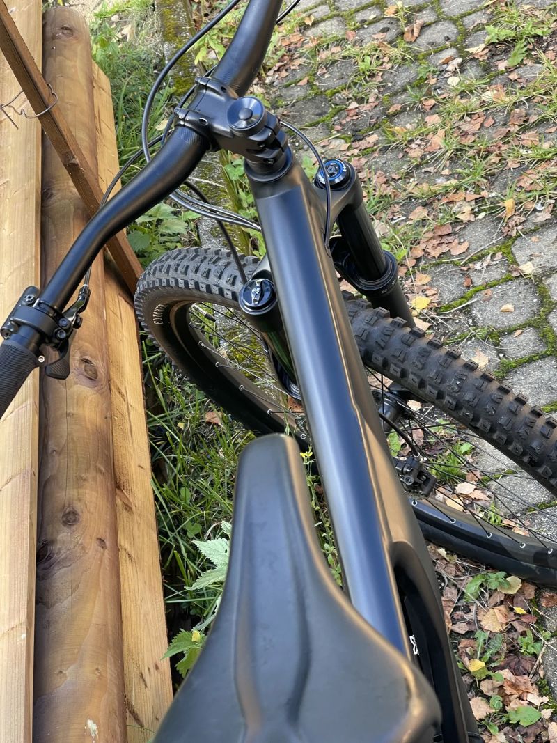 Specialized stumpjumper, velikost S3 = M, Sram Rockshox, pěkný stav