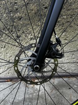 Cube ATTAIN PRO 2021 black ́n ́flashyellow