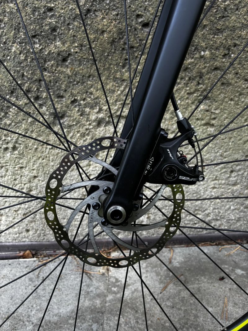 Cube ATTAIN PRO 2021 black ́n ́flashyellow