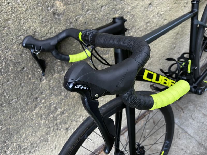 Cube ATTAIN PRO 2021 black ́n ́flashyellow