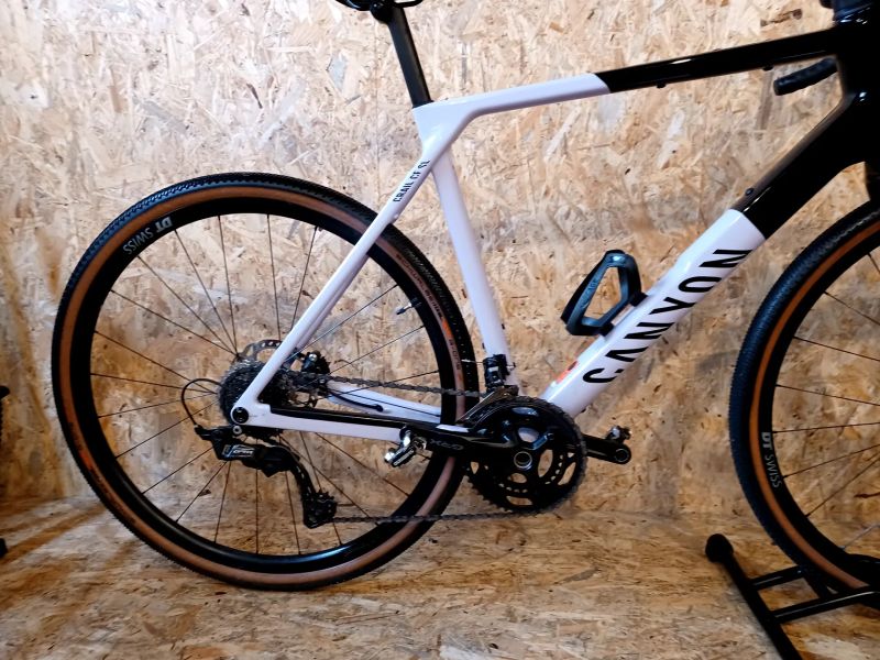Canyon GRAIL CF SL, velikost rámu L 