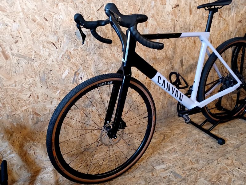 Canyon GRAIL CF SL, velikost rámu L 